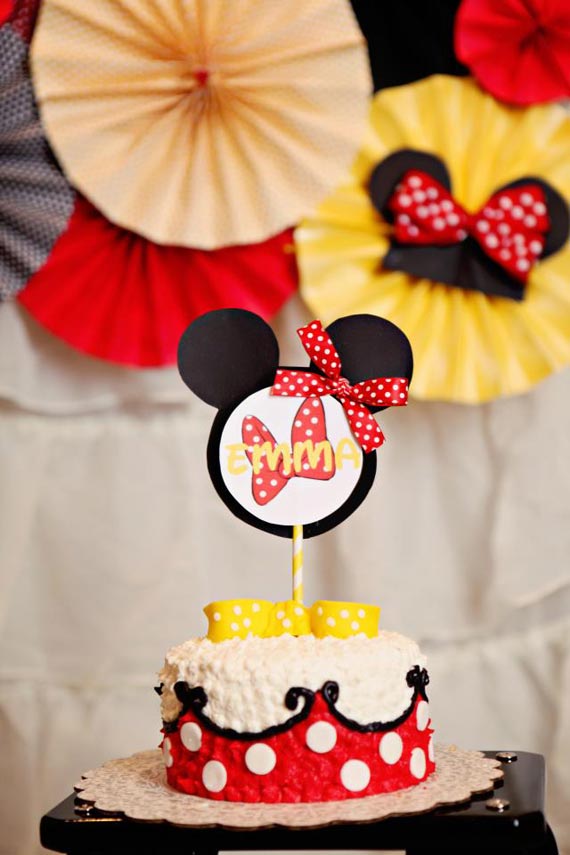 9 Mickey And Minnie Mouse Cakes On A Stick Photo Red Minnie Mouse