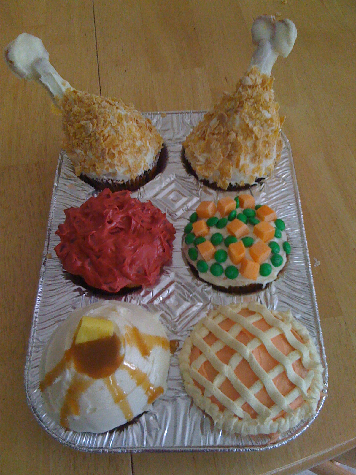 Thanksgiving Turkey Dinner Cupcakes Thanksgiving Turkey Dinner Cupcakes