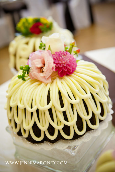 9 Photos of Decorated Bundt Wedding Cakes