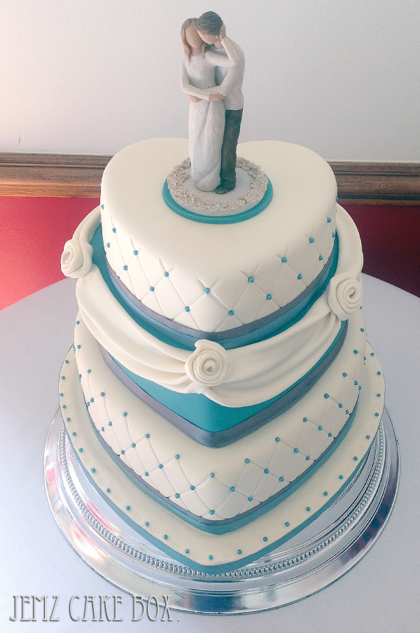 3 Tier Heart Shaped Wedding Cake 3 Tier Heart Shaped Wedding Cake