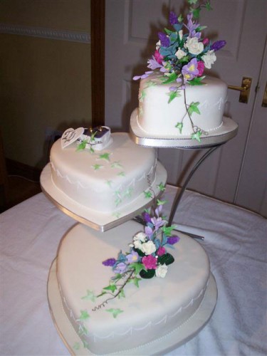3 Tier Heart Shaped Wedding Cake 3 Tier Heart Shaped Wedding Cake