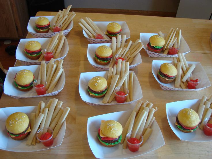 Cheeseburger and Fries Cupcakes Cheeseburger and Fries Cupcakes