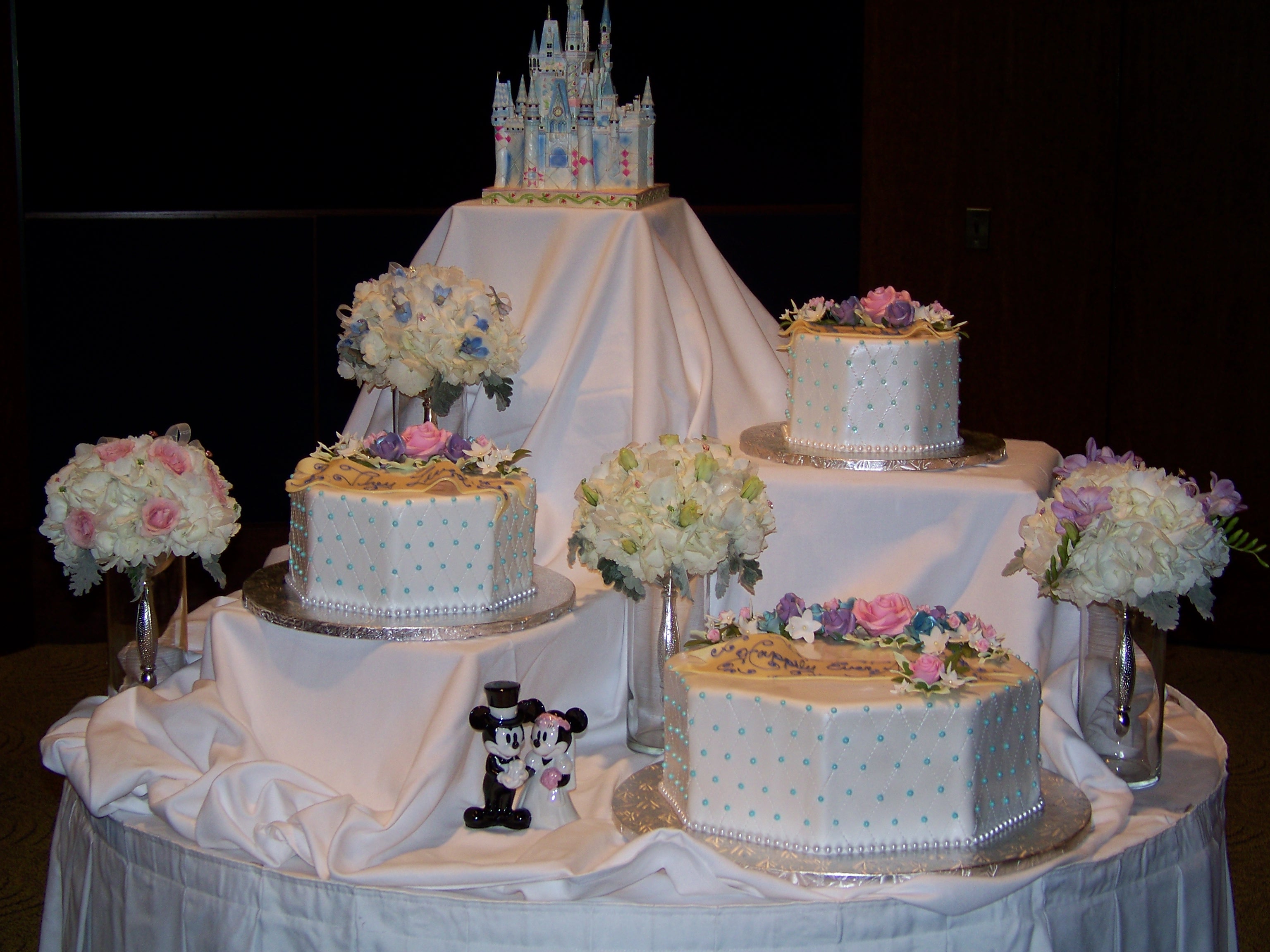 8 Photos of Disneyland Custom Cakes 8 Photos of Disneyland Custom Cakes
