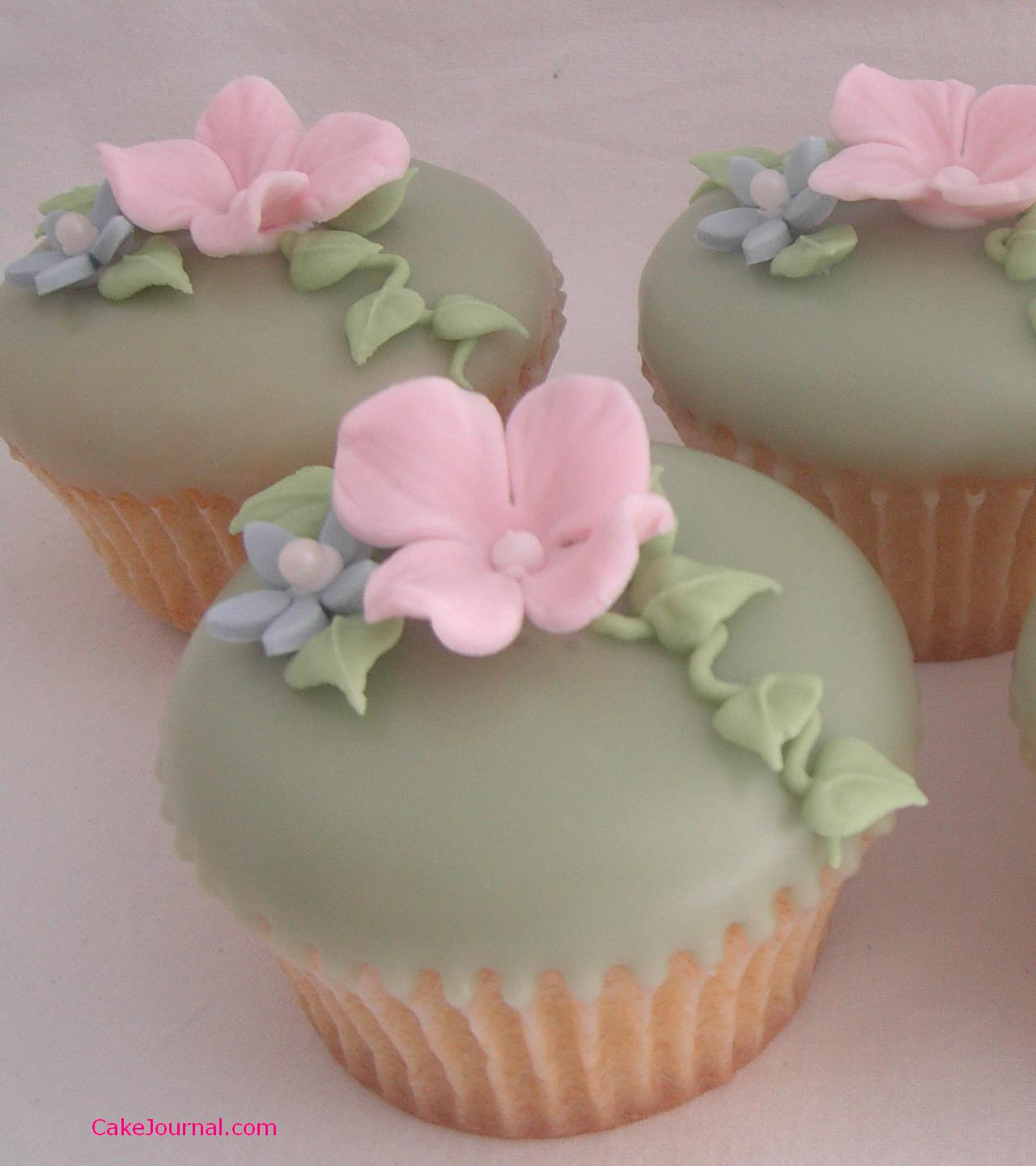 10 Photos of Cupcakes With Fondant 10 Photos of Cupcakes With Fondant
