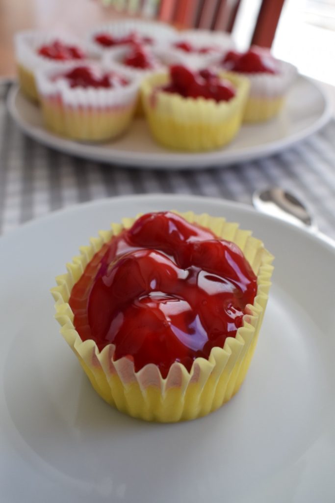 Easy Mini Cheesecakes with Vanilla Wafers Easy Mini Cheesecakes with Vanilla Wafers