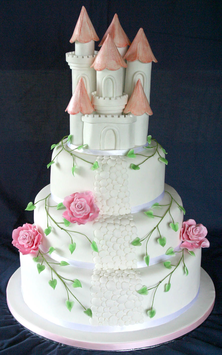 fairy tale castle wedding cake_57037
