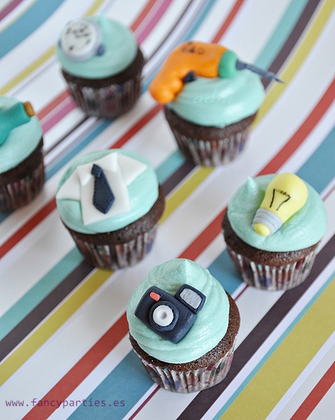 Father's Day Mini Cupcakes Father's Day Mini Cupcakes
