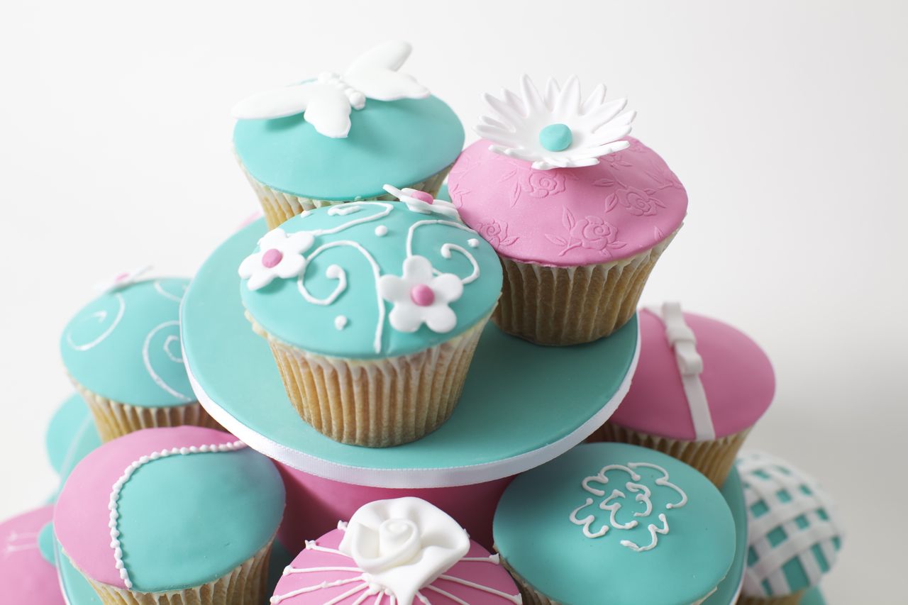 Fondant Covered Cupcakes Fondant Covered Cupcakes