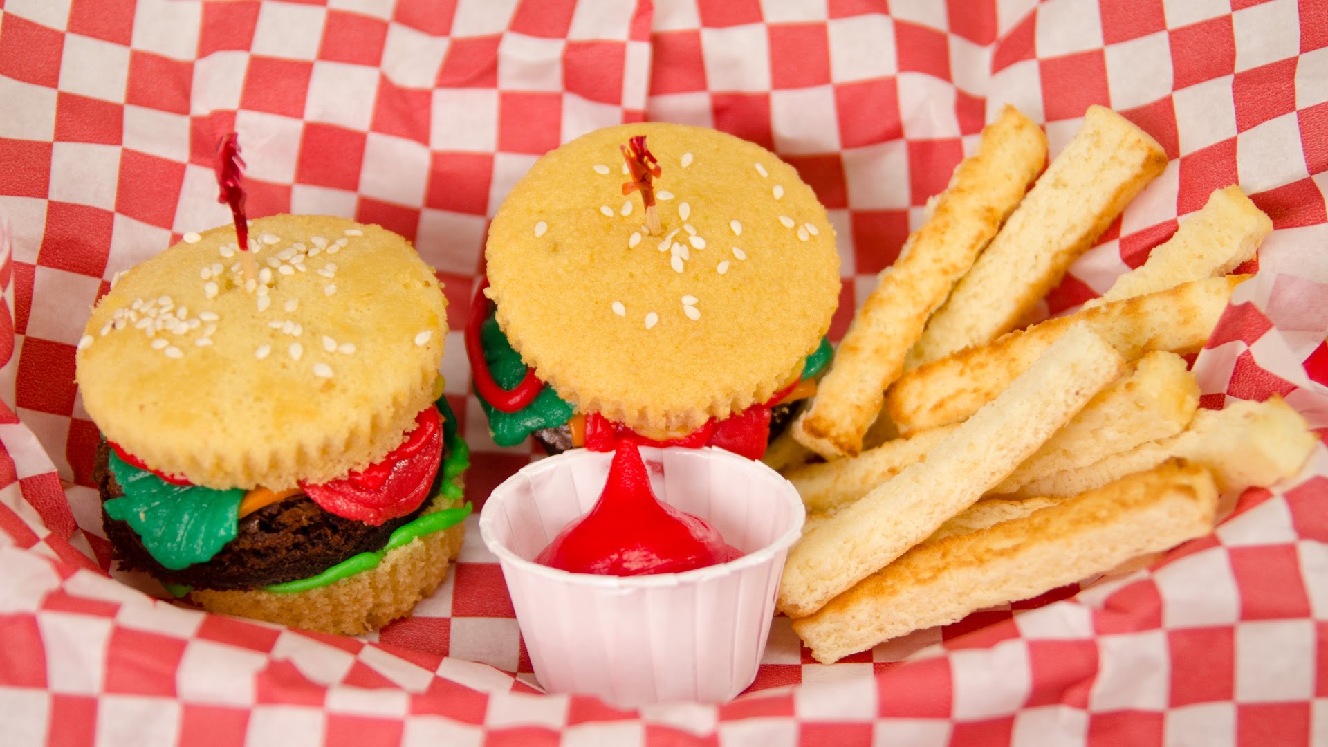 French Fries and Hamburger Cupcakes French Fries and Hamburger Cupcakes