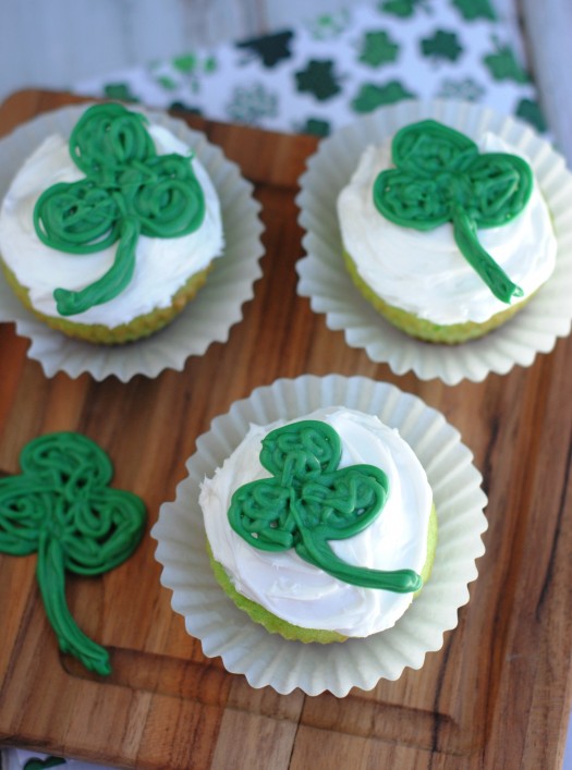 Fun St. Patrick's Day Cupcakes Fun St. Patrick's Day Cupcakes