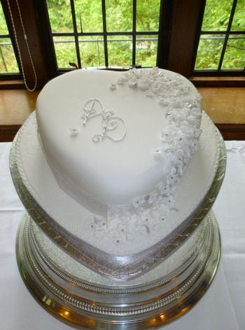 Heart Shaped Wedding Cake Heart Shaped Wedding Cake