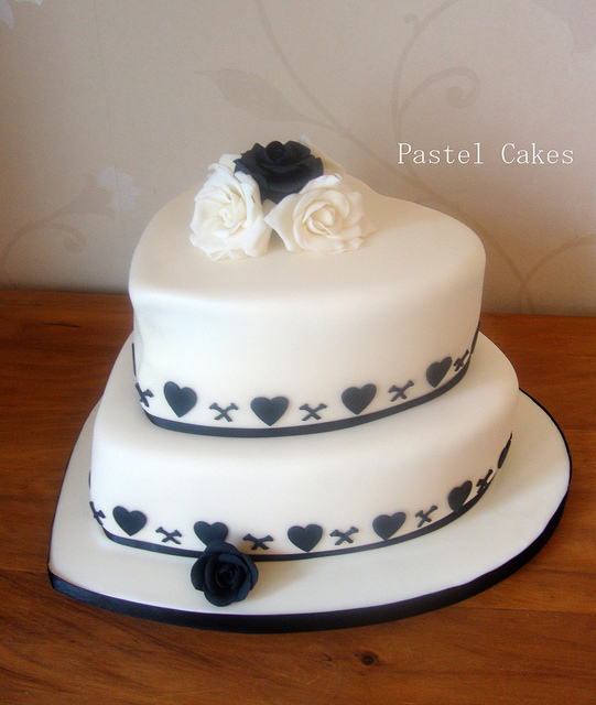 Heart Shaped Wedding Cake Heart Shaped Wedding Cake
