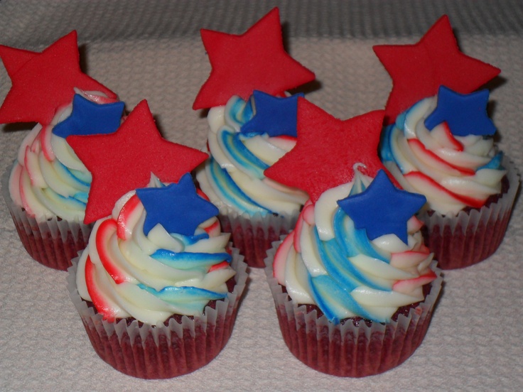 Memorial Day Cupcakes:Strawberry