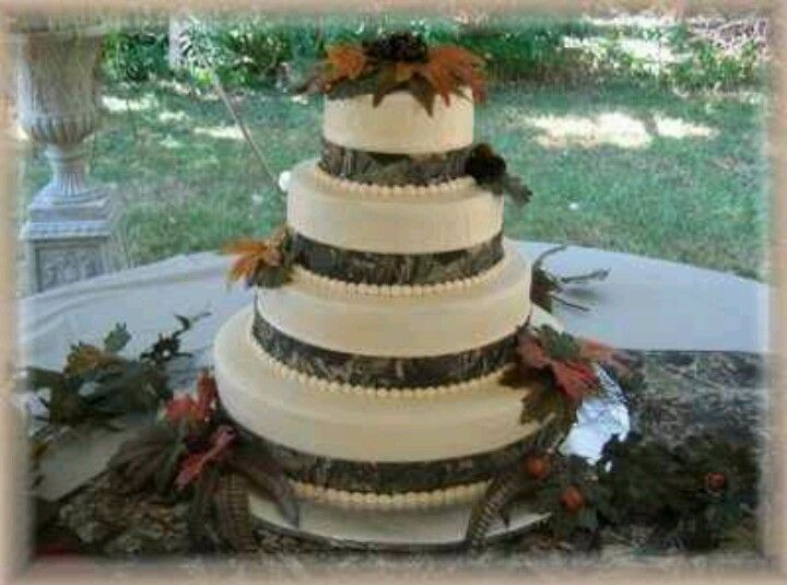 Mossy Oak Camo Wedding Cake