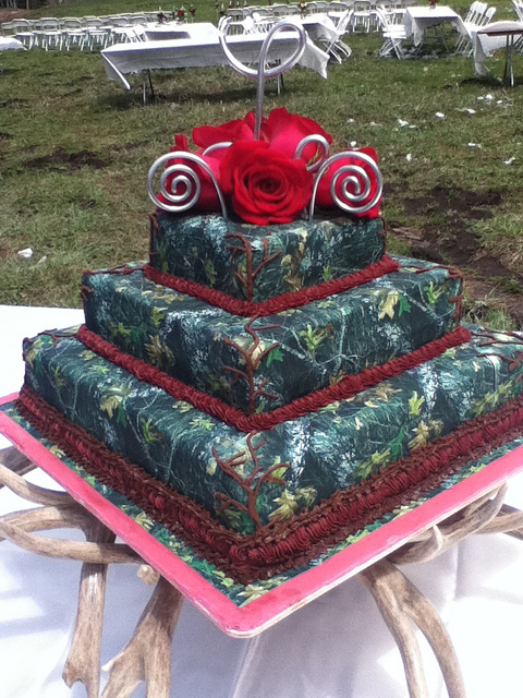 Mossy Oak Camo Wedding Cake