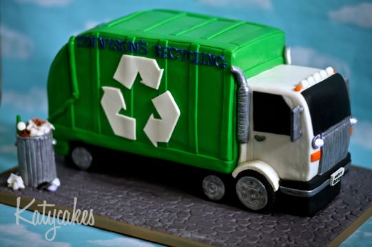 Recycling Truck Cake