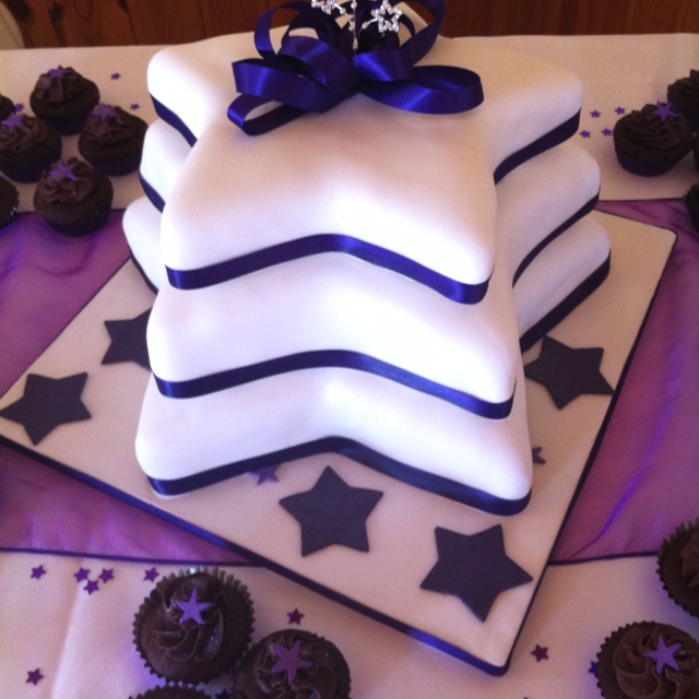 Star-Shaped Wedding Cake Star-Shaped Wedding Cake