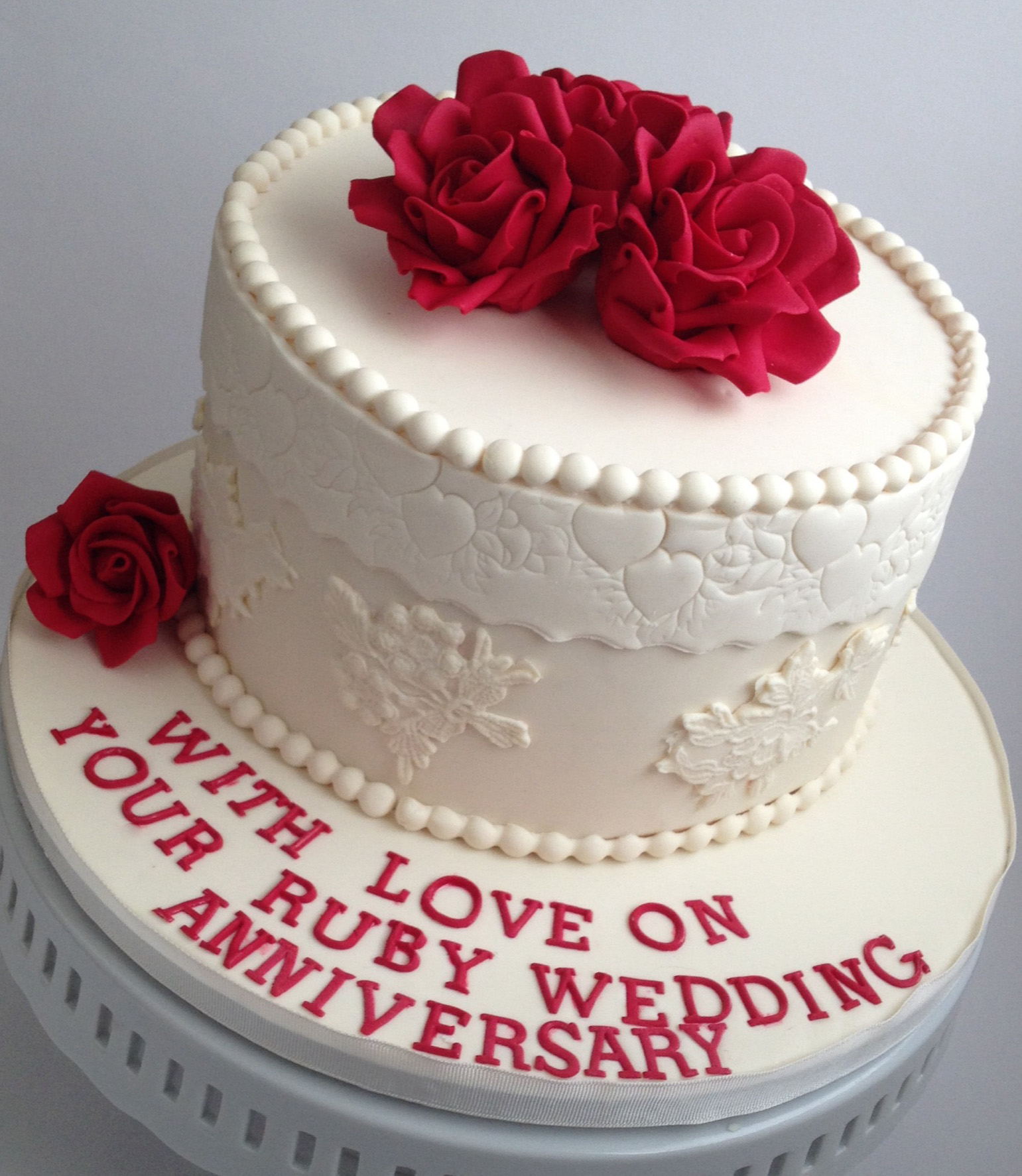 Anniversary Cake with Roses Anniversary Cake with Roses