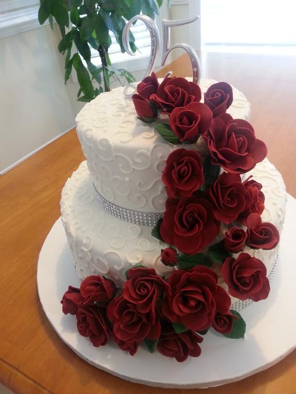 Anniversary Cake with Roses Anniversary Cake with Roses
