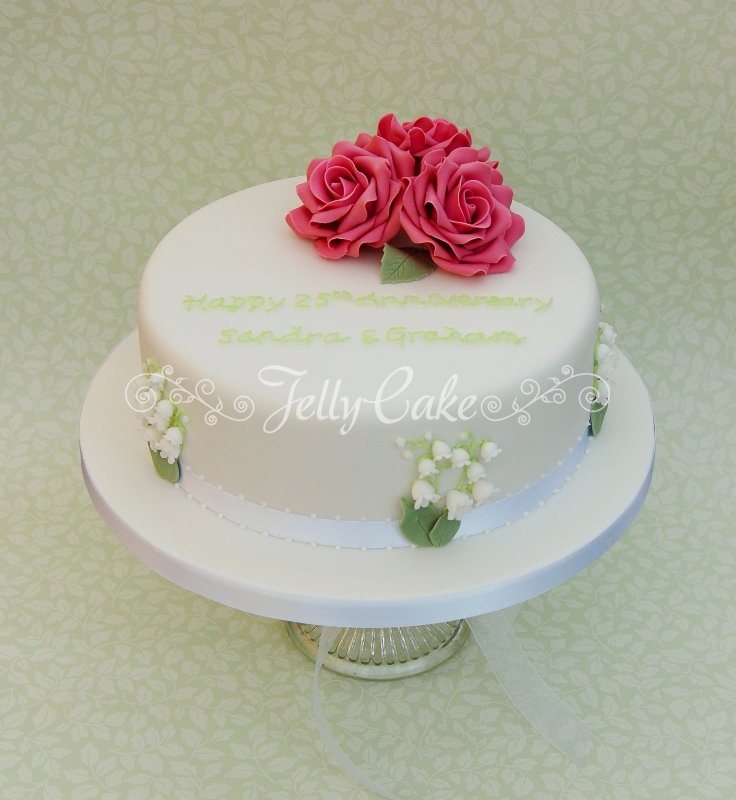 Anniversary Cake with Roses Anniversary Cake with Roses