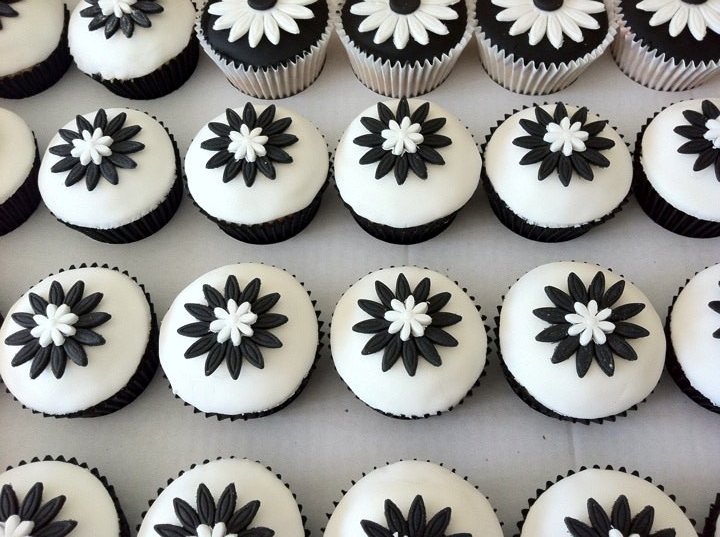 Black and White Birthday Cupcake Black and White Birthday Cupcake