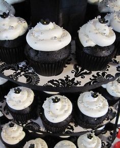 7 Photos of Black Pearl White Cupcakes With Fondant 7 Photos of Black Pearl White Cupcakes With Fondant