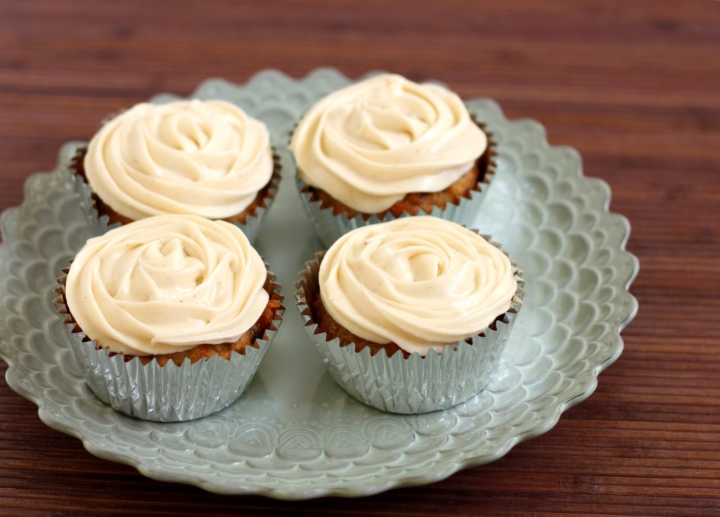 Carrot Cake Cupcakes with Cream Cheese Frosting Carrot Cake Cupcakes with Cream Cheese Frosting