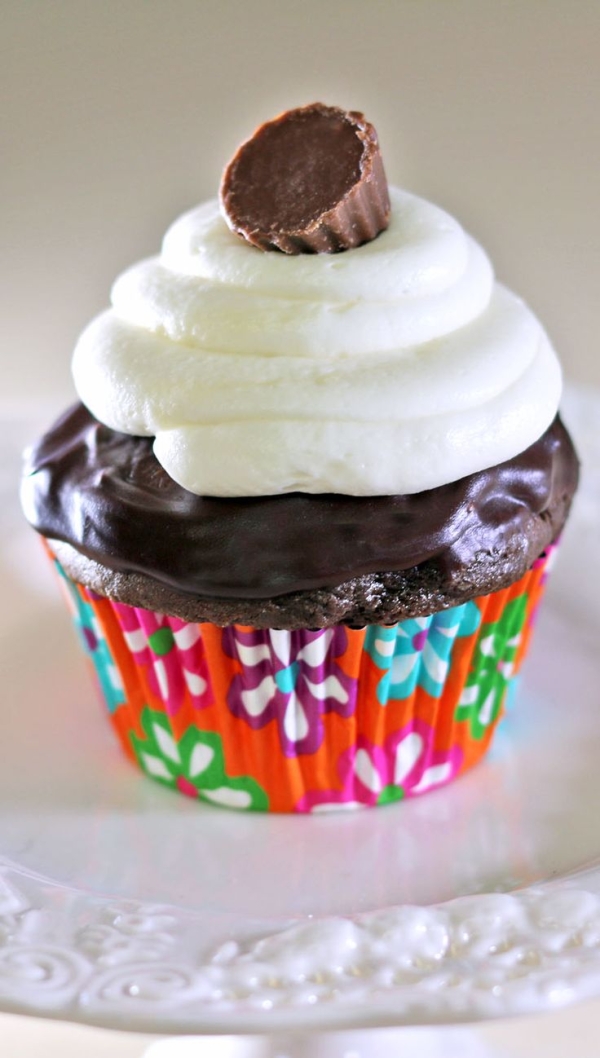 Chocolate Cupcakes with Ganache Chocolate Cupcakes with Ganache