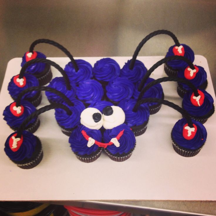 Halloween Pull Apart Cupcake Cake