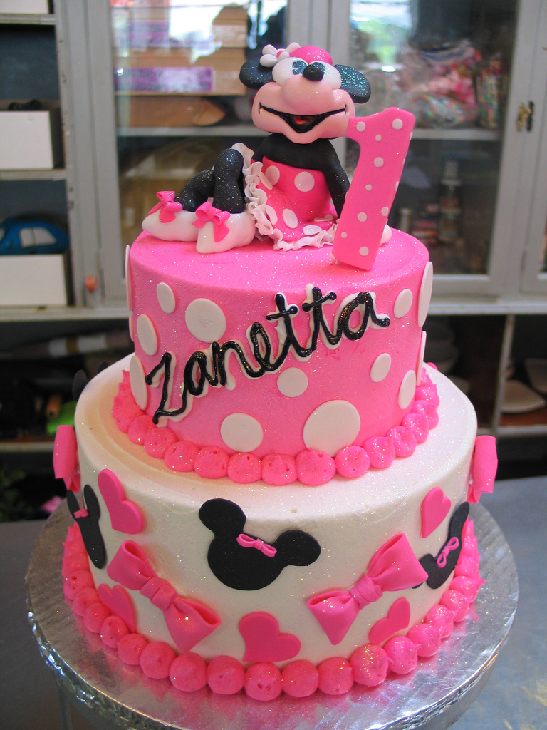 Minnie Mouse 2 Tier Cake Minnie Mouse 2 Tier Cake