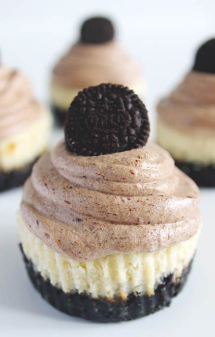 Oreo Mini Cheesecakes with Chocolate Mousse Oreo Mini Cheesecakes with Chocolate Mousse