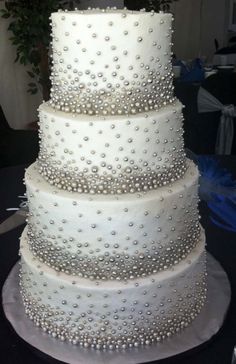 Silver White Wedding Cake with Pearls Silver White Wedding Cake with Pearls