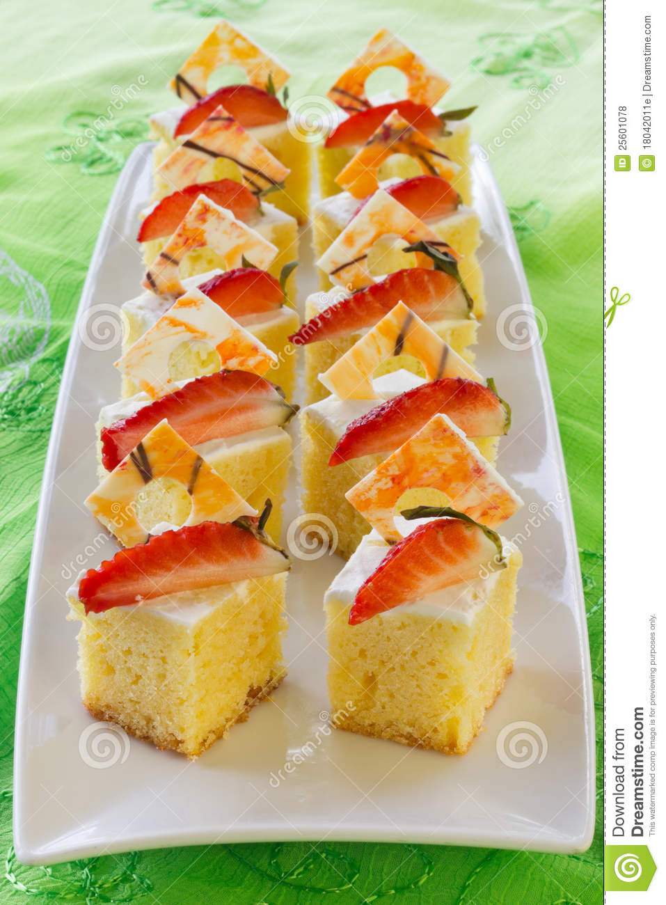 Square Mini Sponge Cake Square Mini Sponge Cake