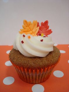 Thanksgiving Carrot Cake Cupcakes