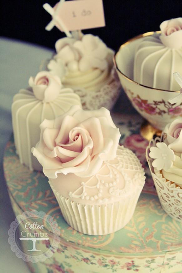 Vintage Lace Cupcake Cake