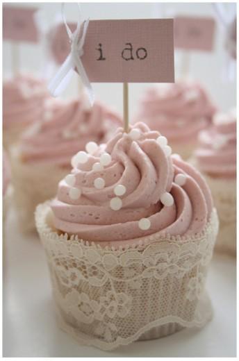 Vintage Lace Wedding Cupcakes
