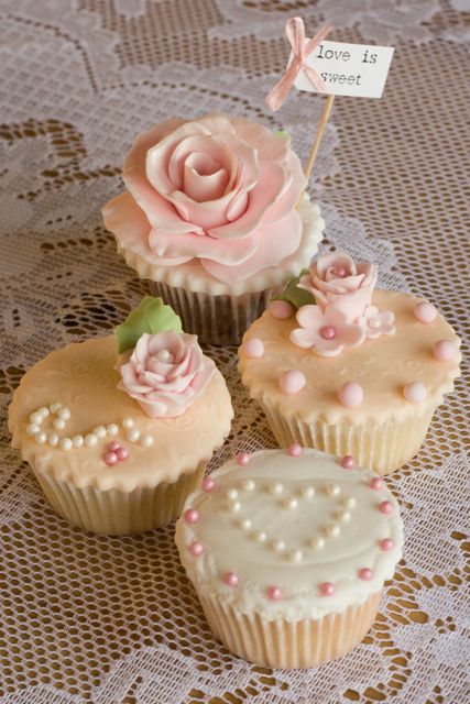Vintage Wedding Cupcake Ideas