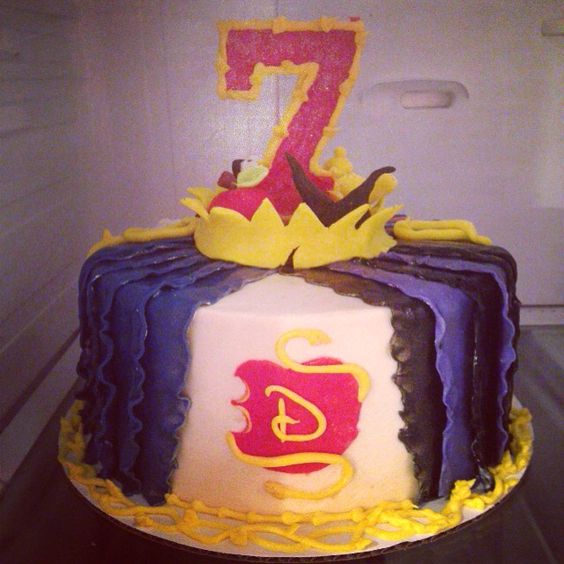 Birthday Cake Disney Descendants