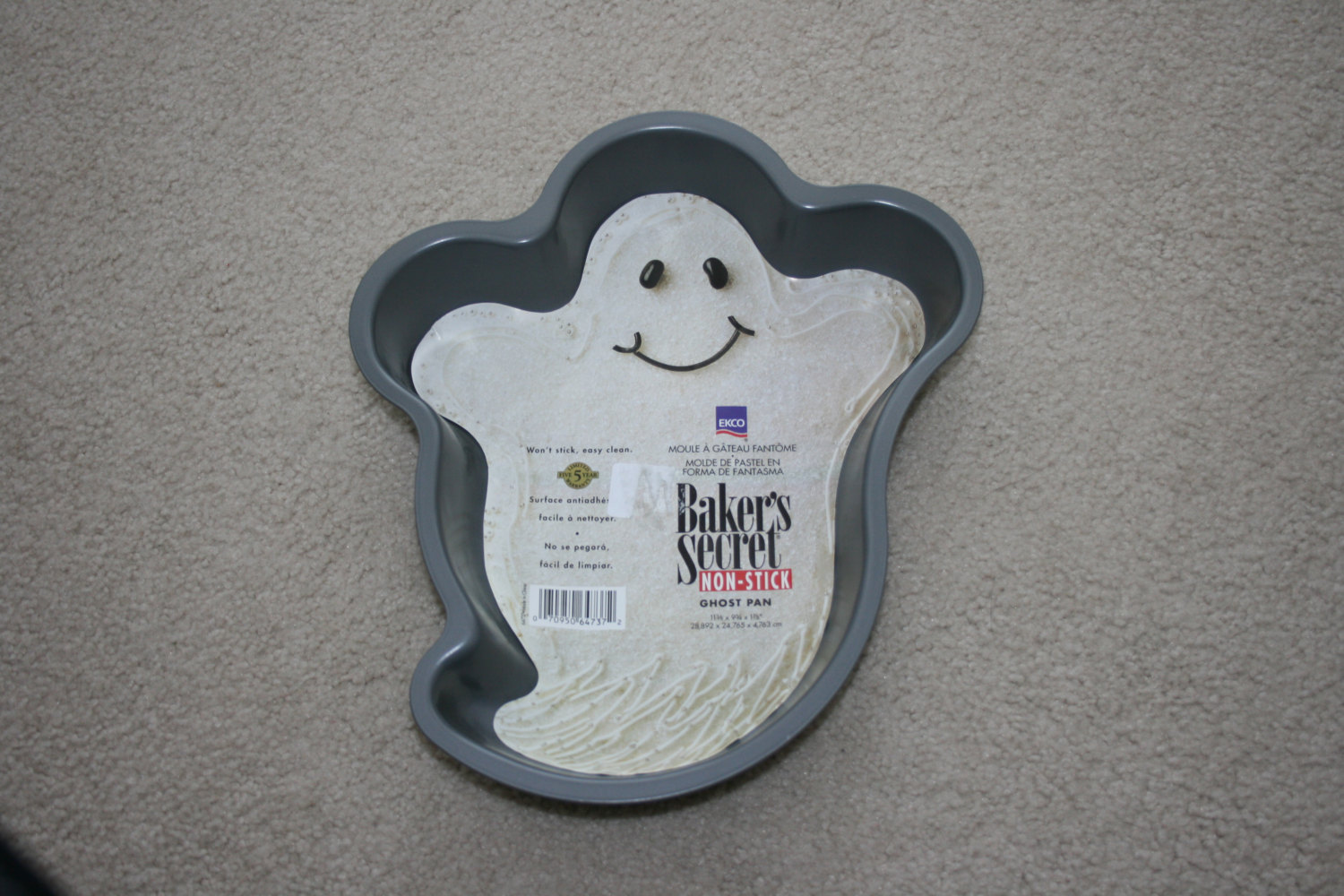 Cake Shaped as a Halloween Ghost Cake Shaped as a Halloween Ghost