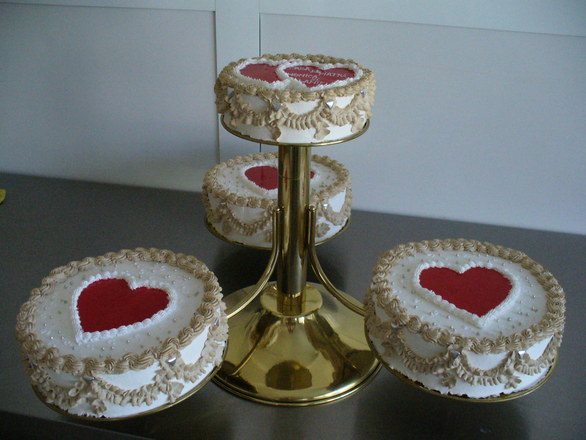 10 Photos of Giant Eagle's Groom Cakes