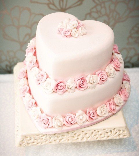 Heart Shaped Wedding Cake with Roses Heart Shaped Wedding Cake with Roses