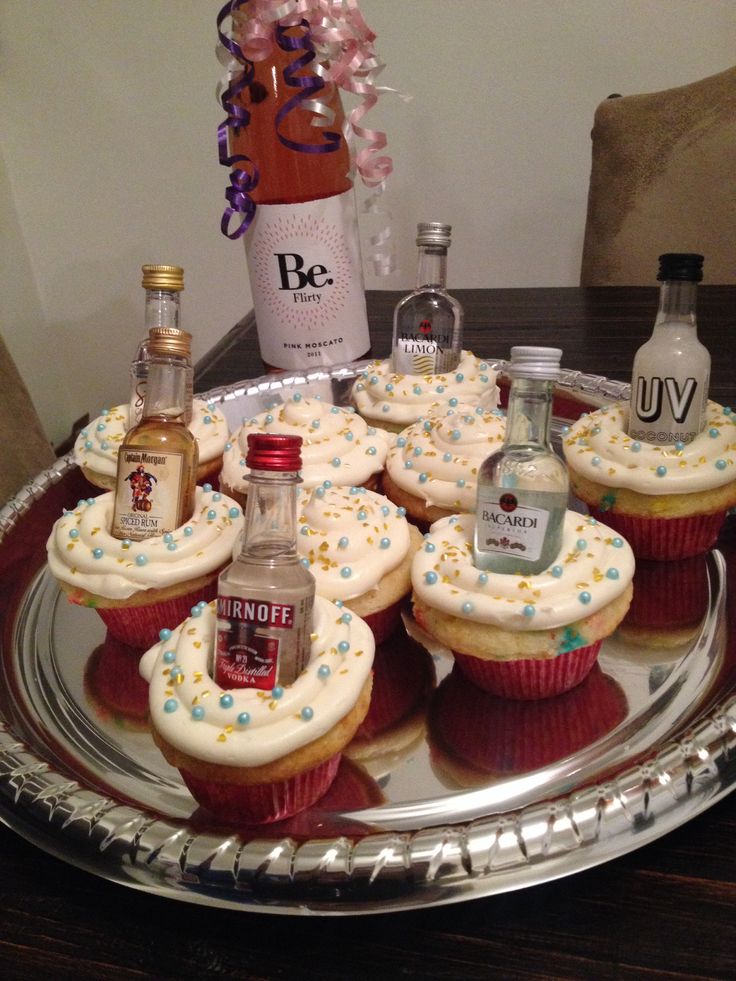 12 21st Bday Cupcakes Photo 21st Birthday Cupcakes Girly