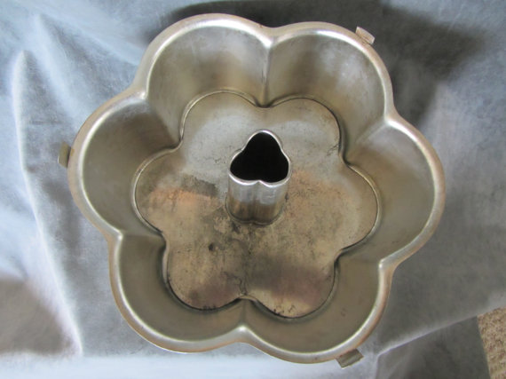 Angel Food Flower Shaped Cake Pan Angel Food Flower Shaped Cake Pan
