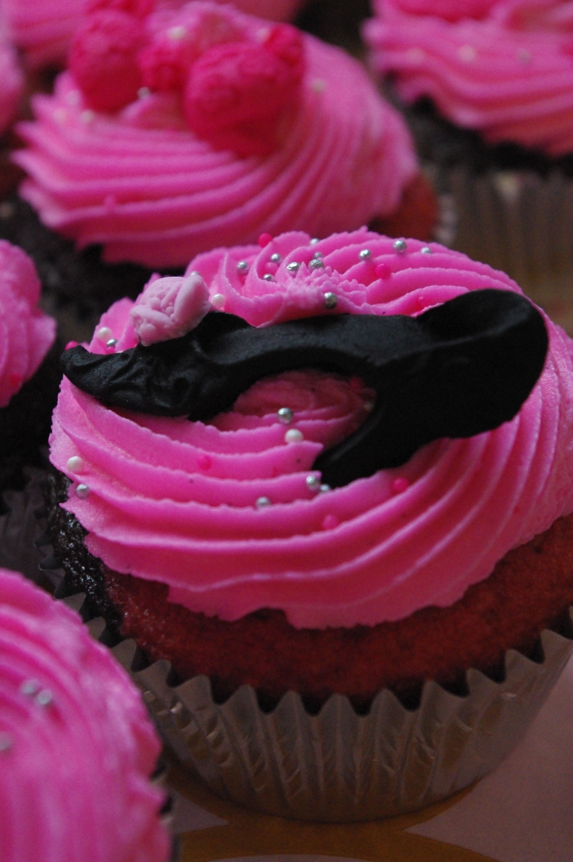 Black and Pink Bridal Shower Cupcakes