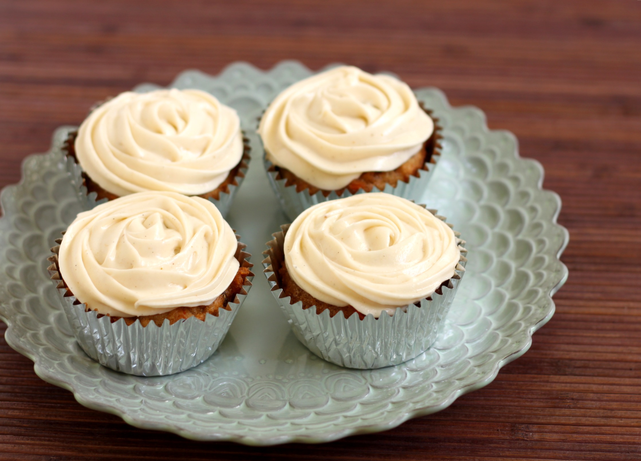 Carrot Cake Cupcakes with Cream Cheese Frosting Carrot Cake Cupcakes with Cream Cheese Frosting