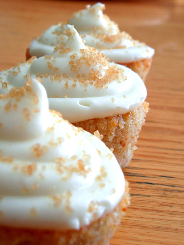 Cupcakes with Cream Cheese Filling Cupcakes with Cream Cheese Filling