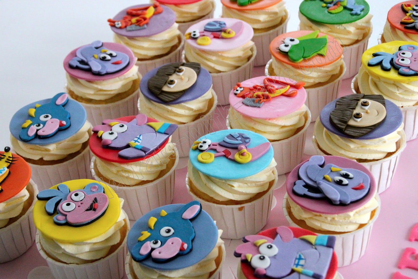 Dora the Explorer Birthday Cake and Cupcakes
