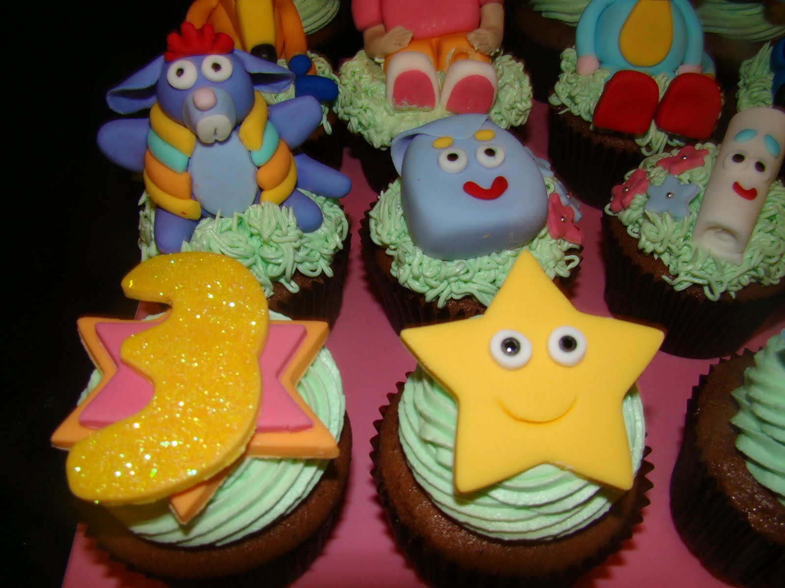 Dora the Explorer Cupcake Stand