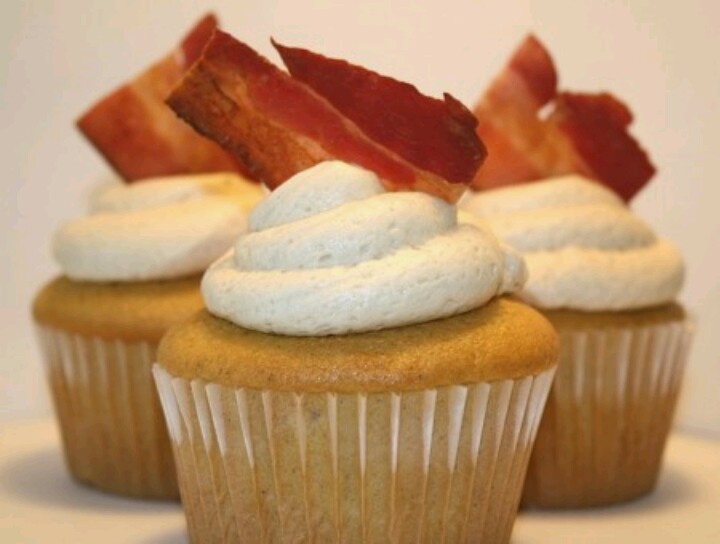 French Toast and Bacon Cupcakes