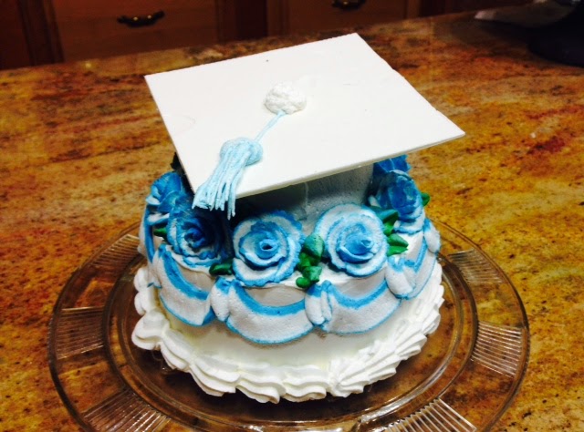 Graduation Cap Cake with Buttercream